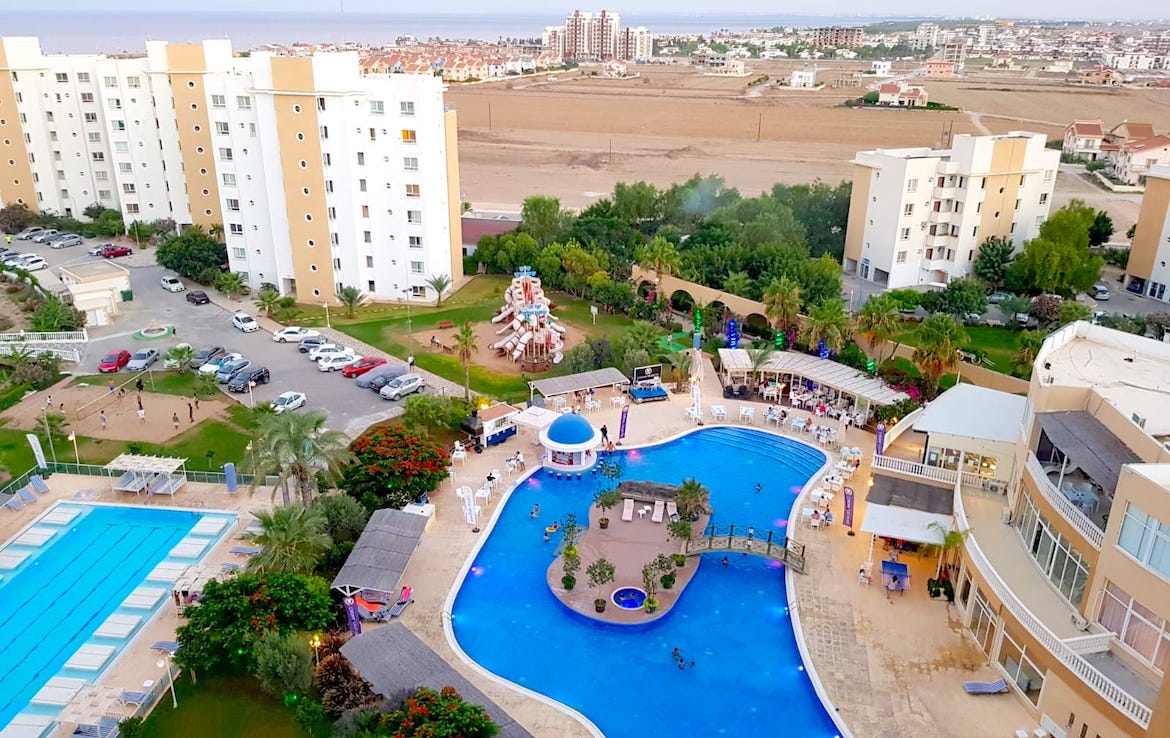 SA-298 Penthouse in the center of Iskele on Long Beach, Veles