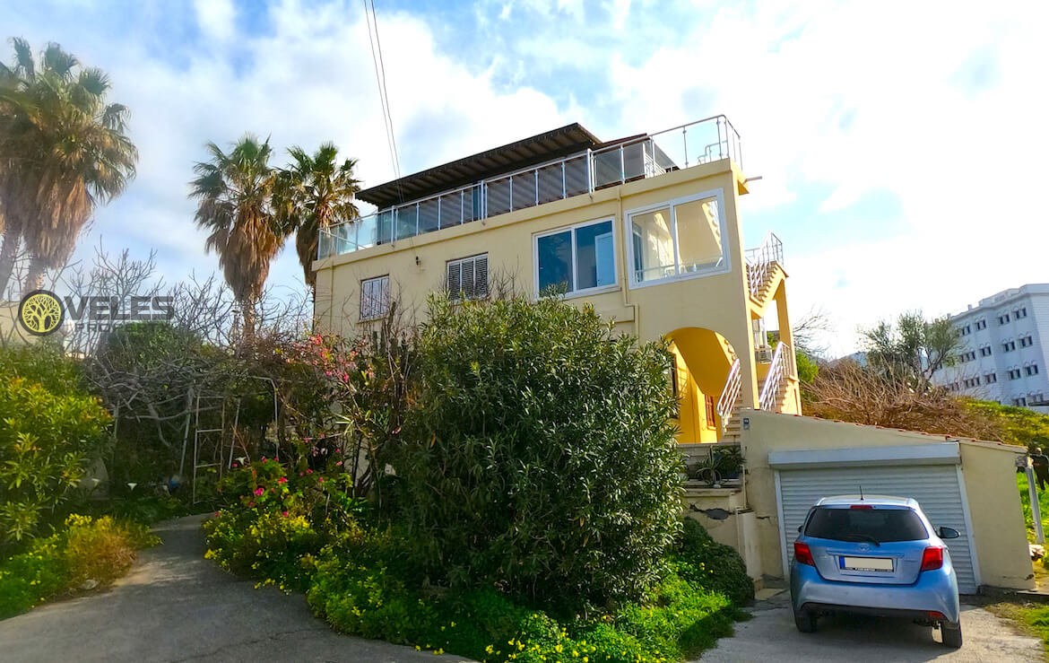 SV-504 House for renovation 50 meters from the sea, Veles