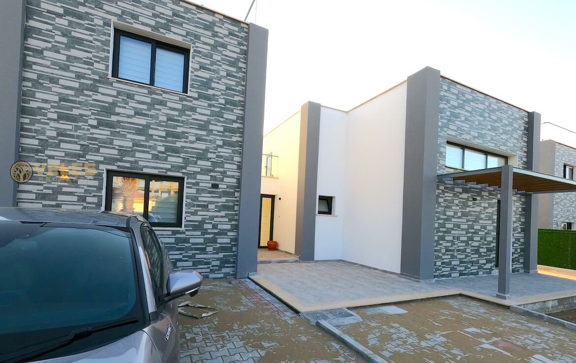 SV-3124 New villa with pool in Karsiyaka, Veles