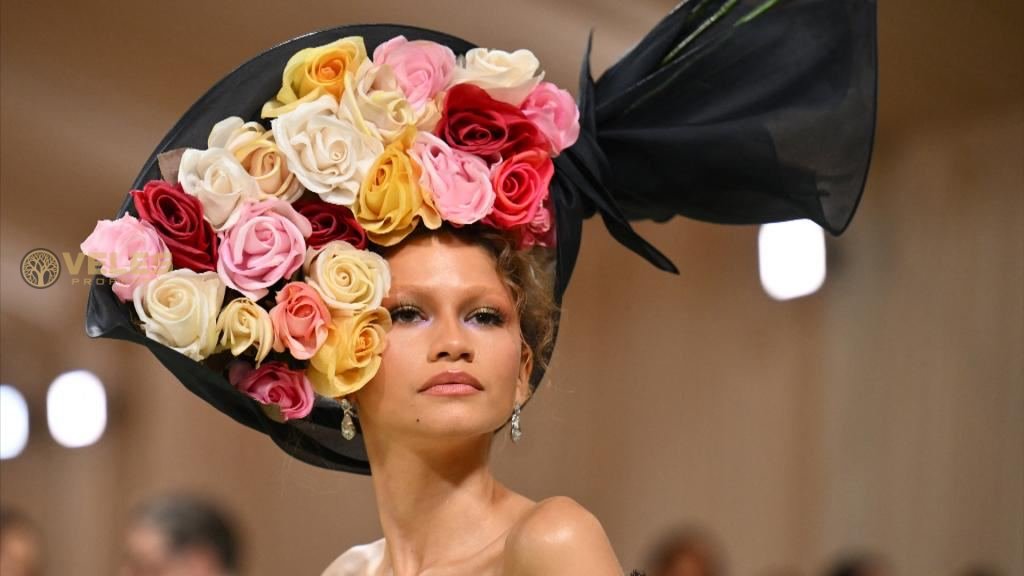 MET GALA 2024: FLOWERS, GLITTER AND QUICK SHAPES