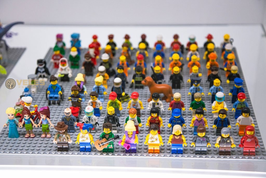 A RESIDENT OF CHELYABINSK COLLECTED HUNDREDS OF LEGO SETS AND OPENED A MUSEUM