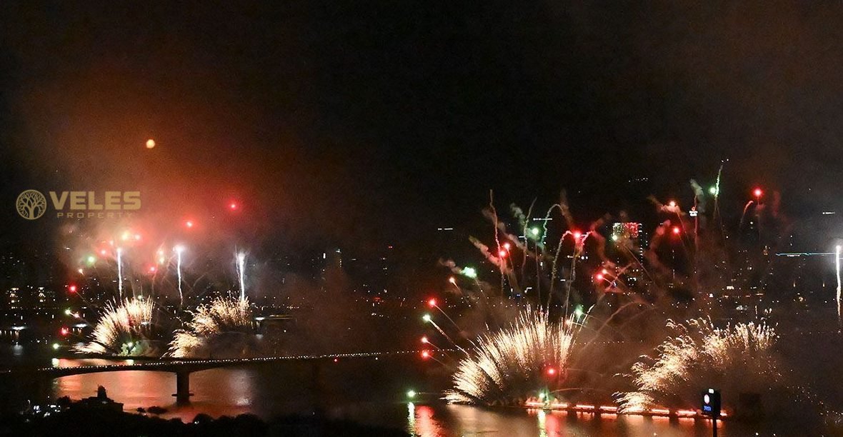 50000 FIREWORKS EXPLODED OVER SEOUL